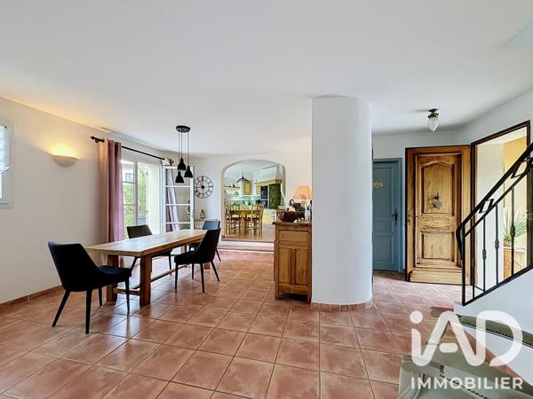 Maison à vendre 4 pièces 150 m² Saint-Saturnin-lès-Avignon