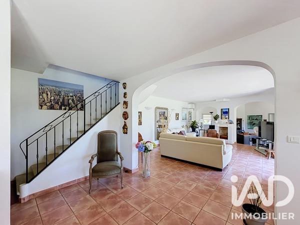 Maison à vendre 4 pièces 150 m² Saint-Saturnin-lès-Avignon