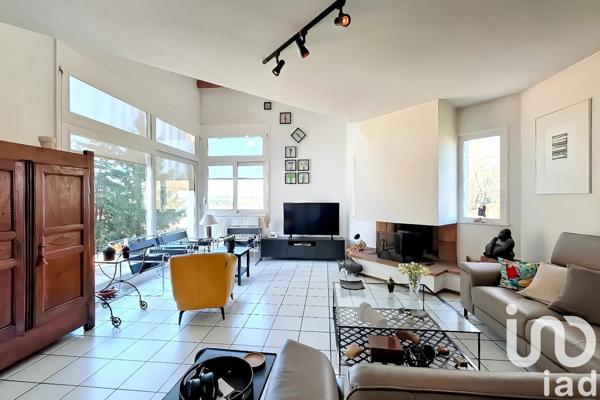 Maison 7 pièces de 166 m² à Saint-Just-Malmont (43240)