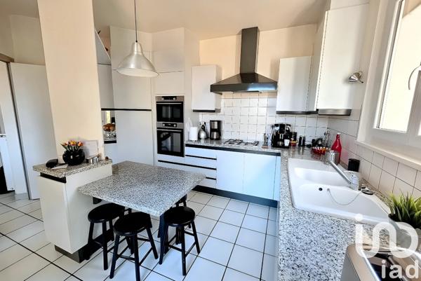 Maison 7 pièces de 166 m² à Saint-Just-Malmont (43240)