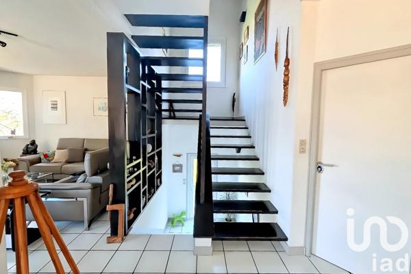 Maison 7 pièces de 166 m² à Saint-Just-Malmont (43240)