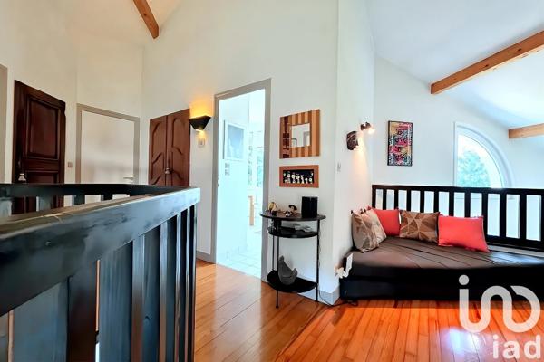 Maison 7 pièces de 166 m² à Saint-Just-Malmont (43240)