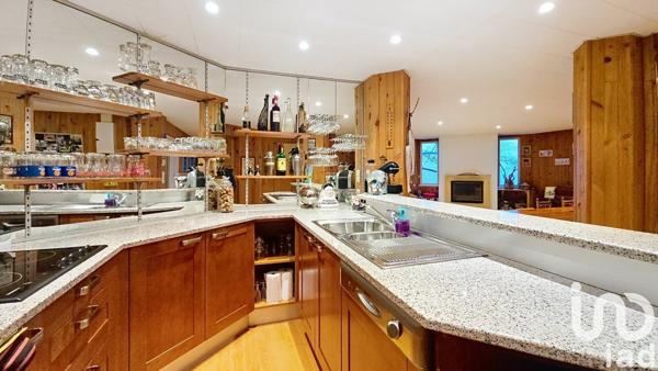 Maison 7 pièces de 166 m² à Saint-Just-Malmont (43240)