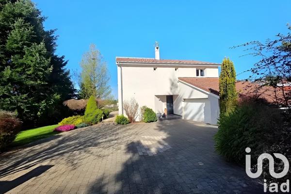 Maison 7 pièces de 166 m² à Saint-Just-Malmont (43240)