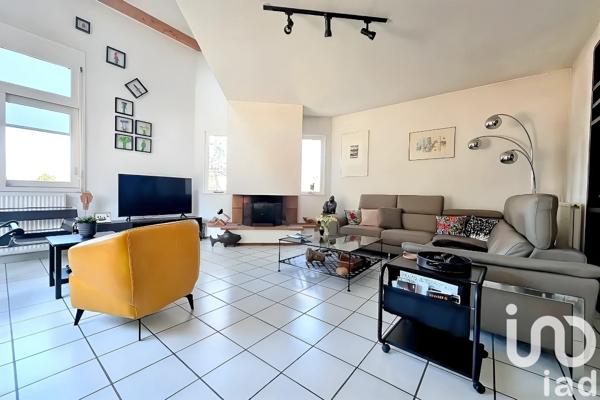 Maison 7 pièces de 166 m² à Saint-Just-Malmont (43240)