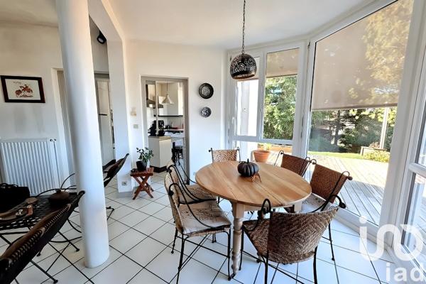 Maison 7 pièces de 166 m² à Saint-Just-Malmont (43240)