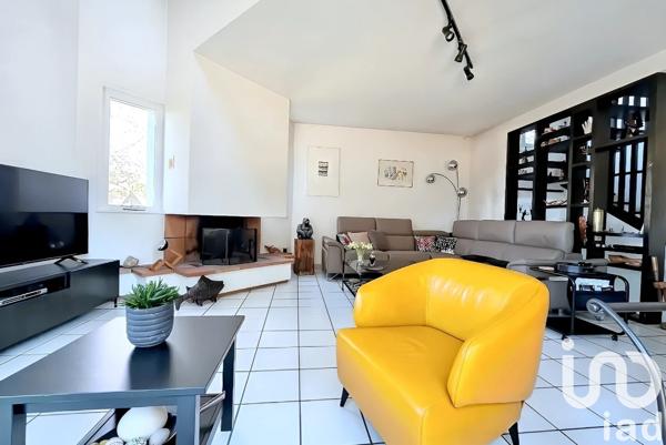 Maison 7 pièces de 166 m² à Saint-Just-Malmont (43240)