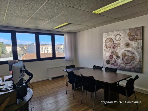 Bureau lumineux 85 m² – Proche centre-ville Aix-en-Provence – Parking possible