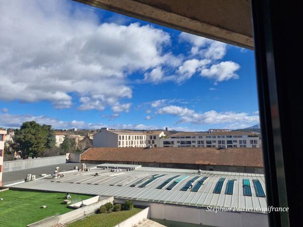 Bureau lumineux 85 m² – Proche centre-ville Aix-en-Provence – Parking possible