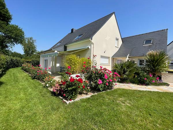 A VENDRE MAISON PROCHE DINAN AVEC VIE DE PLAIN PIED, 4 CHAMBRES TERRAIN CLOS