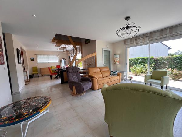 A VENDRE MAISON PROCHE DINAN AVEC VIE DE PLAIN PIED, 4 CHAMBRES TERRAIN CLOS