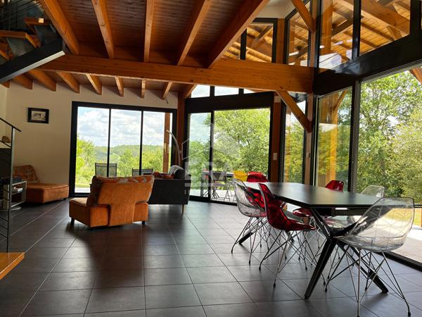 A vendre maison atypique à COURSAC 24430