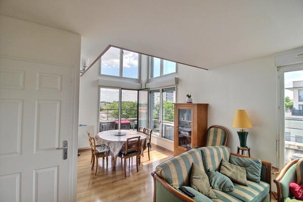 Appartement Duplex à Elancourt 5 pièces 100 m2 avec parking sous-sol