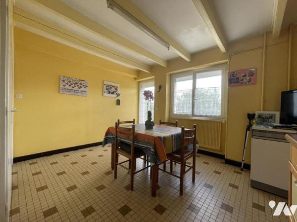 Maison d'habitation offrant environ 110 m² habitables sur un terrain de 1251 m².