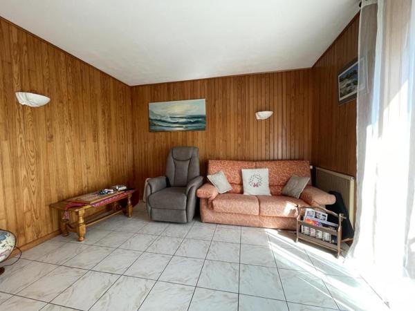 Maison d'habitation offrant environ 110 m² habitables sur un terrain de 1251 m².