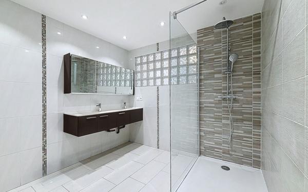 Appartement à vendre    6 pièces • 130,62 m2 Ambilly