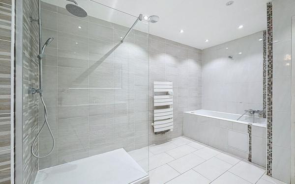 Appartement à vendre    6 pièces • 130,62 m2 Ambilly