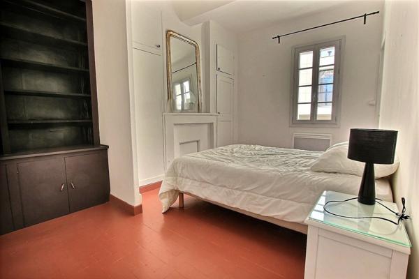 Maison de ville 8 pièces , 5 chambres, jardin, garage.
