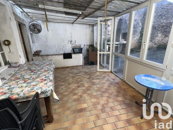Maison 12 pièces de 230 m² à Saint-Sernin (07200)