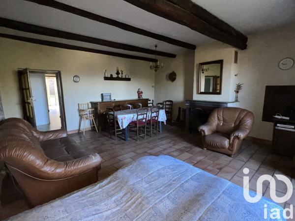 Maison 12 pièces de 230 m² à Saint-Sernin (07200)