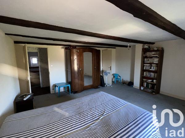 Maison 12 pièces de 230 m² à Saint-Sernin (07200)