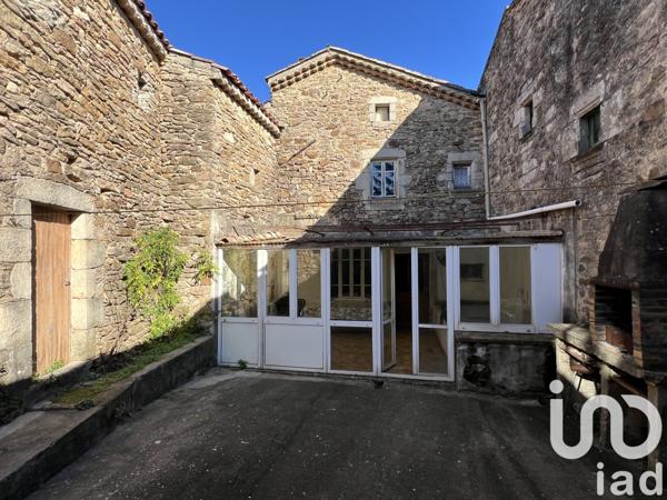 Maison 12 pièces de 230 m² à Saint-Sernin (07200)