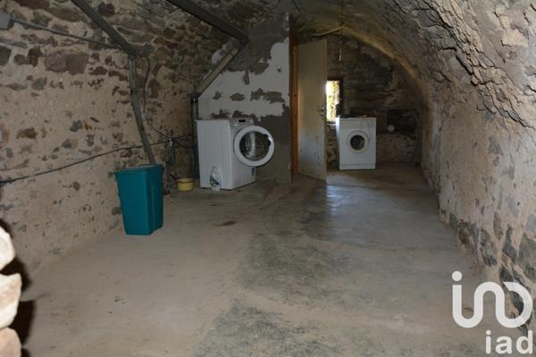 Maison 12 pièces de 230 m² à Saint-Sernin (07200)