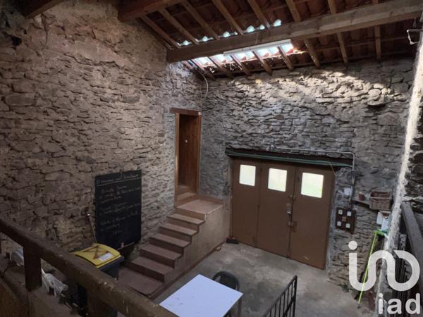 Maison 12 pièces de 230 m² à Saint-Sernin (07200)