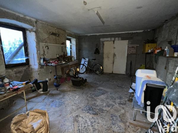 Maison 12 pièces de 230 m² à Saint-Sernin (07200)