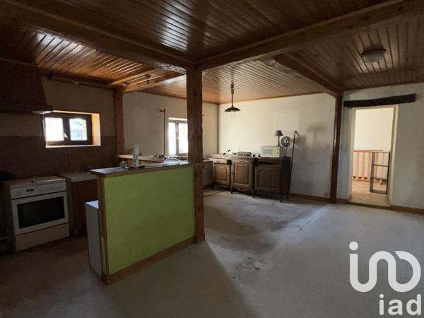 Maison 12 pièces de 230 m² à Saint-Sernin (07200)