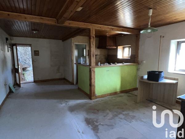Maison 12 pièces de 230 m² à Saint-Sernin (07200)