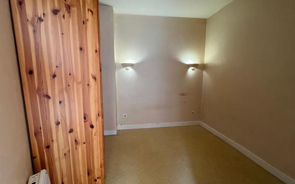 Appartement à vendre    2 pièces • 280 m2 Pau