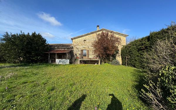 Maison à vendre    5 pièces •  Chabrillan