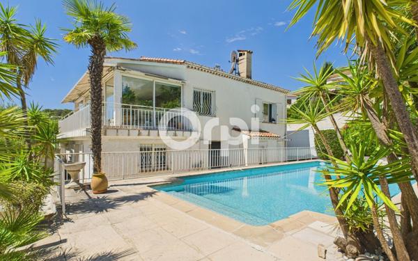 Maison à vendre    7 pièces • 199,39 m2 Mandelieu-la-Napoule