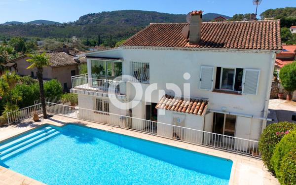 Maison à vendre    7 pièces • 199,39 m2 Mandelieu-la-Napoule