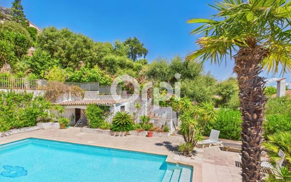 Maison à vendre    7 pièces • 199,39 m2 Mandelieu-la-Napoule