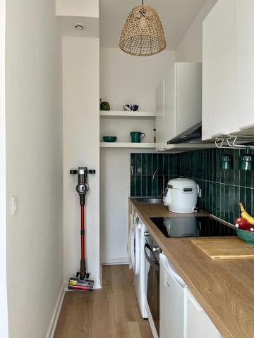 Situé en plein cœur de Batz-sur-Mer, au sein d’une ancienne maison de maître.