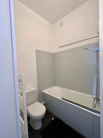 Situé en plein cœur de Batz-sur-Mer, au sein d’une ancienne maison de maître.