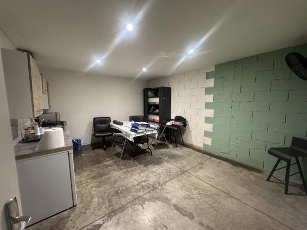 Location / Local Industriel / Bâtiment