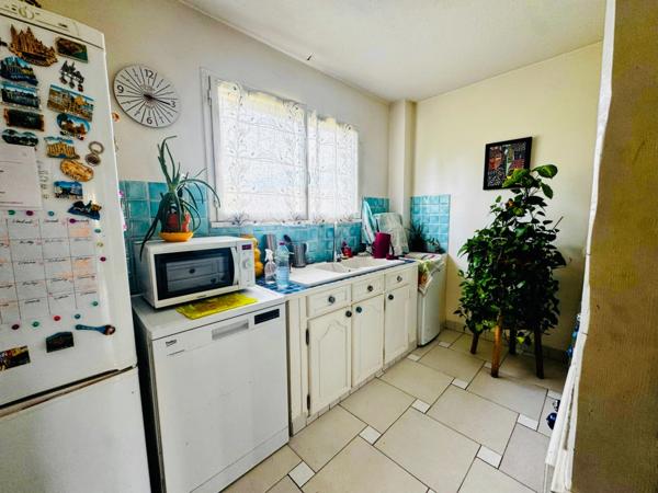 Appartement 4 pièces – Dernier étage, lumineux et au calme