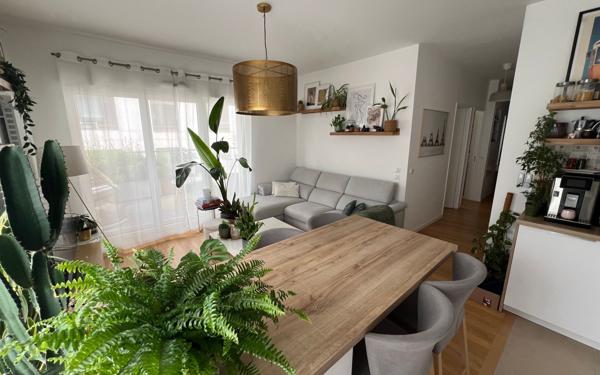 Appartement à vendre    3 pièces • 58,61 m2 La Varenne - Saint-Maur-des-Fossés