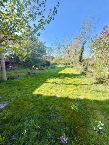 Maison en Meuliere à renover + jardin de 933m2