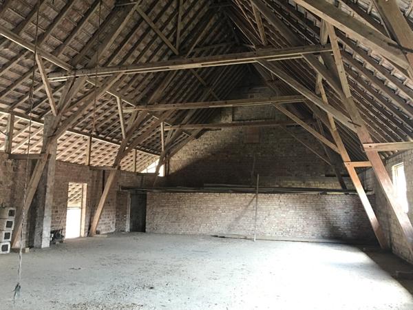 Immense grange dans un état exceptionnel et maison colombages 1731