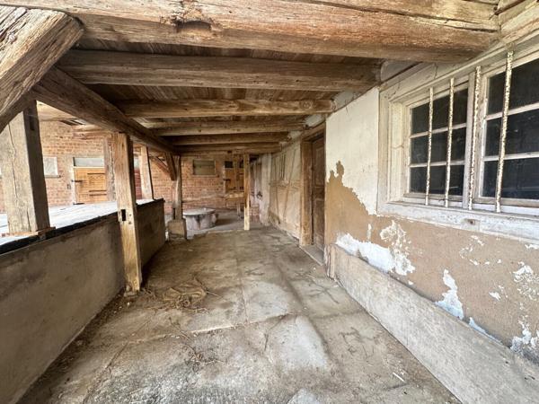 Immense grange dans un état exceptionnel et maison colombages 1731