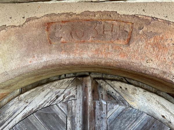 Immense grange dans un état exceptionnel et maison colombages 1731