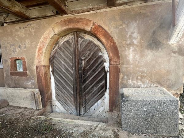 Immense grange dans un état exceptionnel et maison colombages 1731