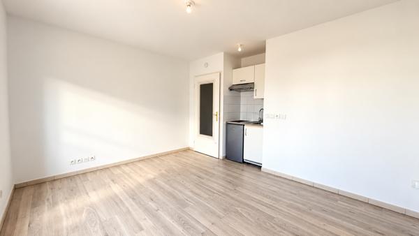 Appartement Corbeil Essonnes 1 pièce(s) 25 m2