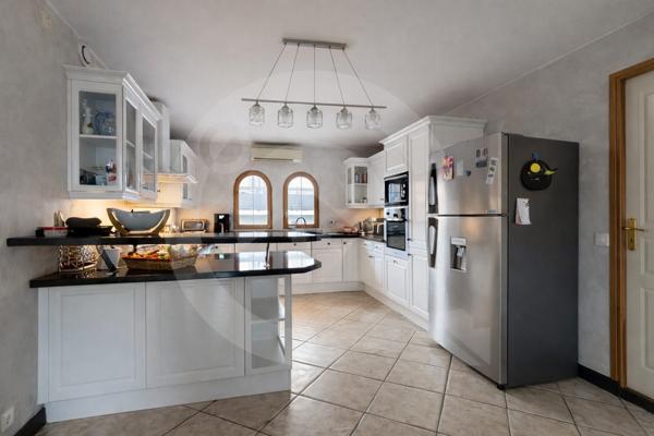 Corps de ferme rénové 275 m² ARTHAZ PND -  6 chambres