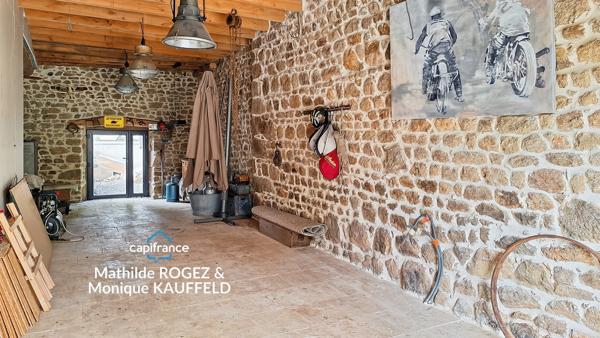 CUNLHAT – BELLE MAISON EN PIERRES RÉNOVÉE – JARDIN 500 M² – GRANGE