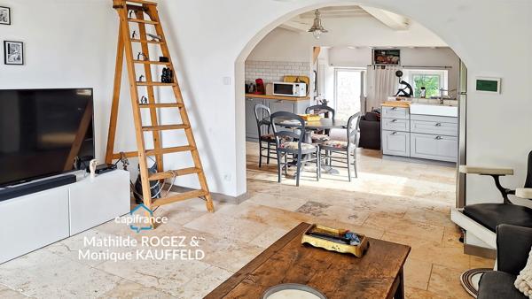 CUNLHAT – BELLE MAISON EN PIERRES RÉNOVÉE – JARDIN 500 M² – GRANGE